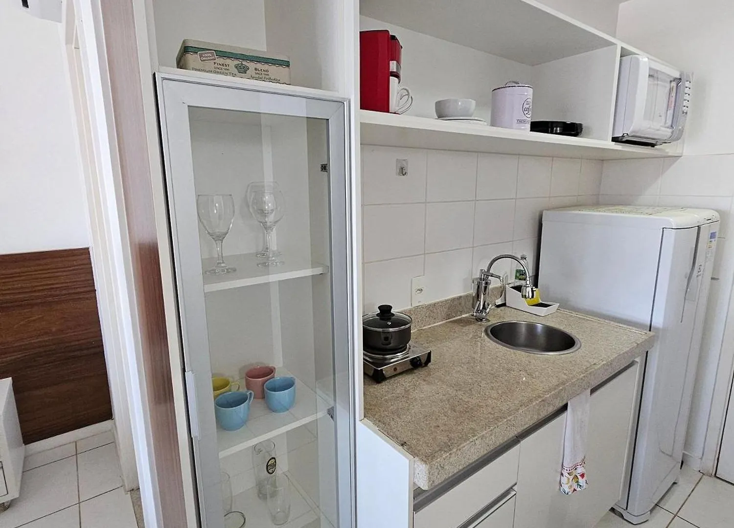 V909 Flat Bem Espacoso Com Varanda Vista Esplanada Brasília Apartament